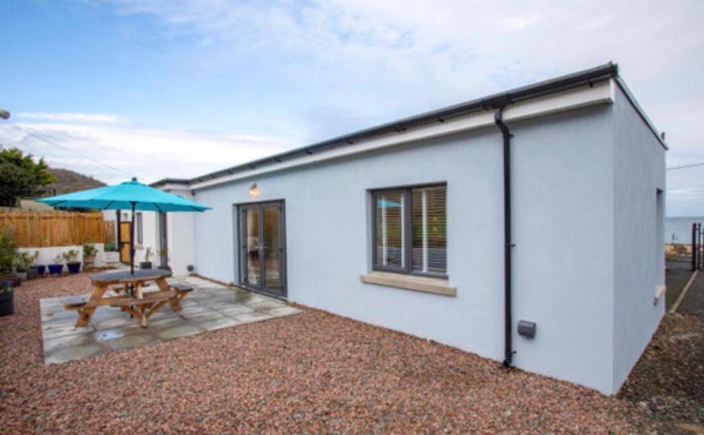 Josies Place At Waters Edge Self Catering Apartment Glenarm Экстерьер фото