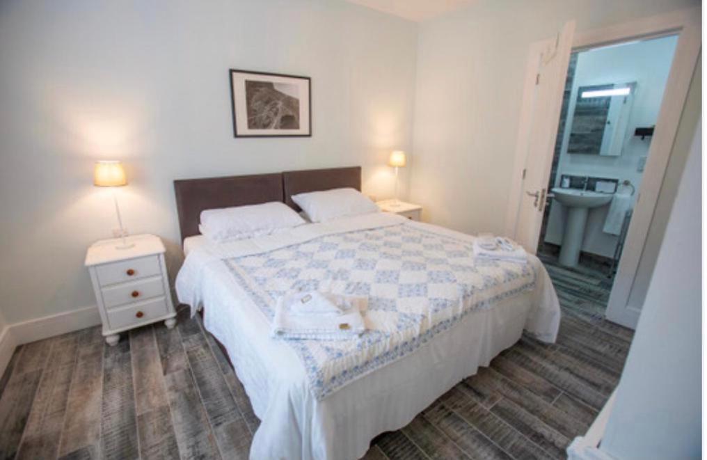 Josies Place At Waters Edge Self Catering Apartment Glenarm Экстерьер фото